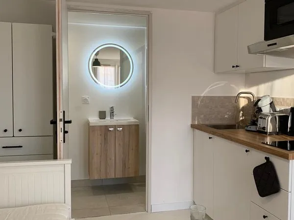Studio indépendant moderne proche FAC