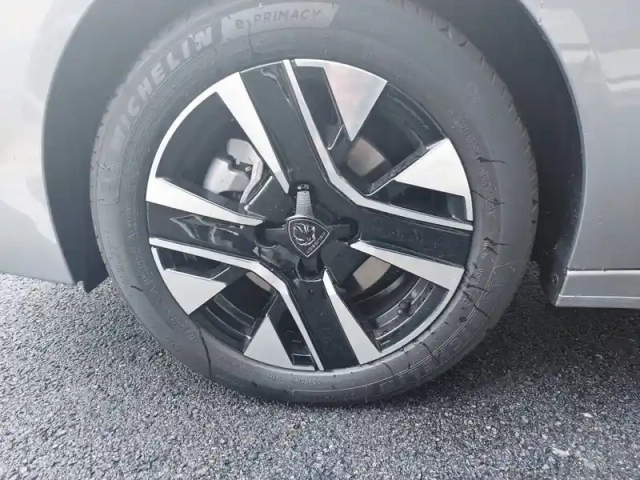 Peugeot 208 hybrid 110 ch e-dcs6 — photo 13