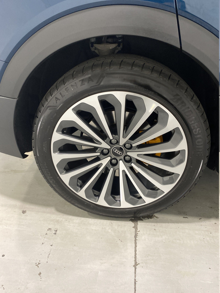 Audi e-tron — photo 53