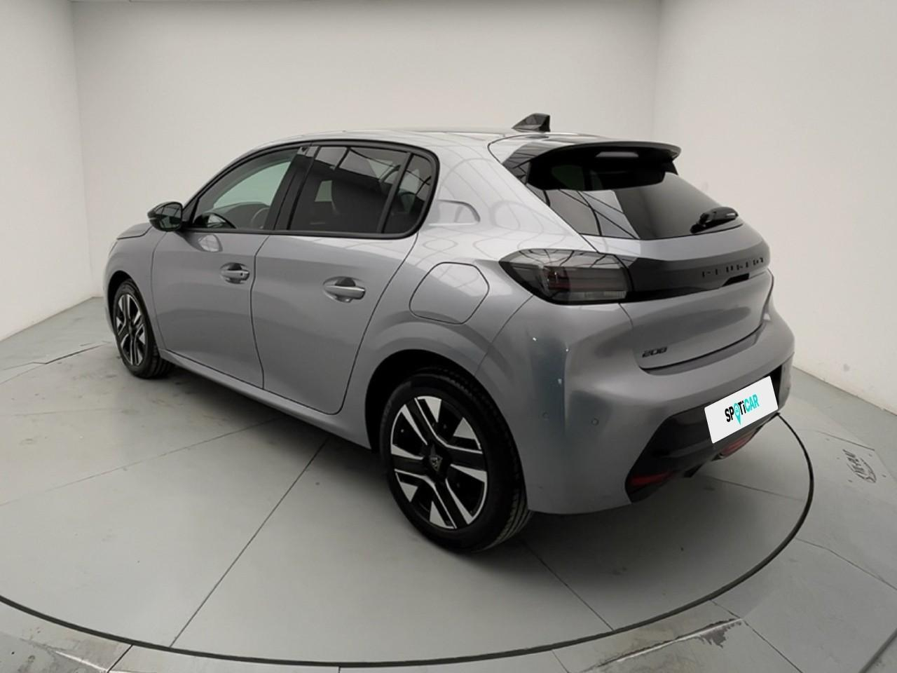 Peugeot 208 100 s&s bvm6 allure — photo 3