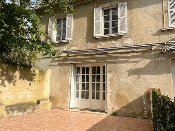 Appartement 3 pièces 110 m2 avec jardin / terrasse
