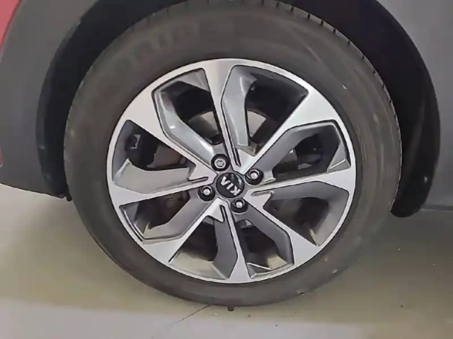 Kia Stonic 1.0 t-gdi 100 ch mhev ibvm6 — photo 13