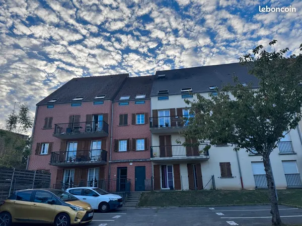 Studio 24 m² - 1er étage - 2 places de parking - Disponible immédiatement