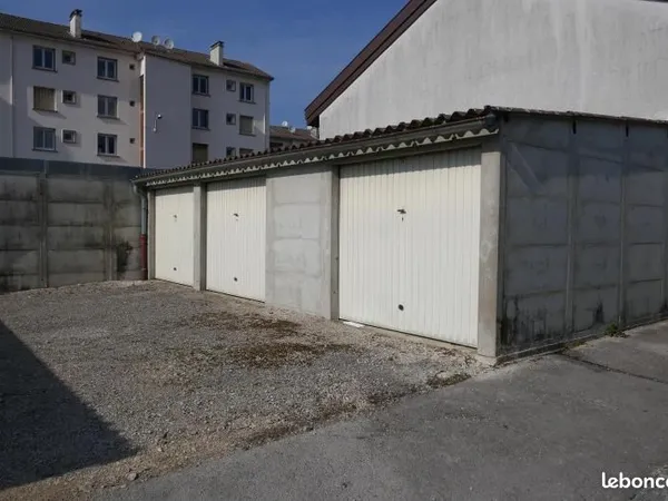 Garage 13 m² Oyonnax