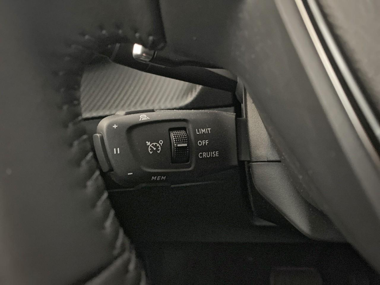 Peugeot 2008 hybrid 145 ch e-dcs6 allure — photo 20