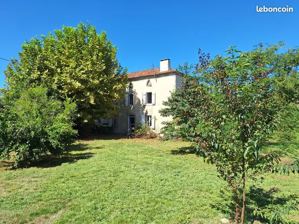 Maison de village du XIXe siècle au charme authentique avec grand jardin