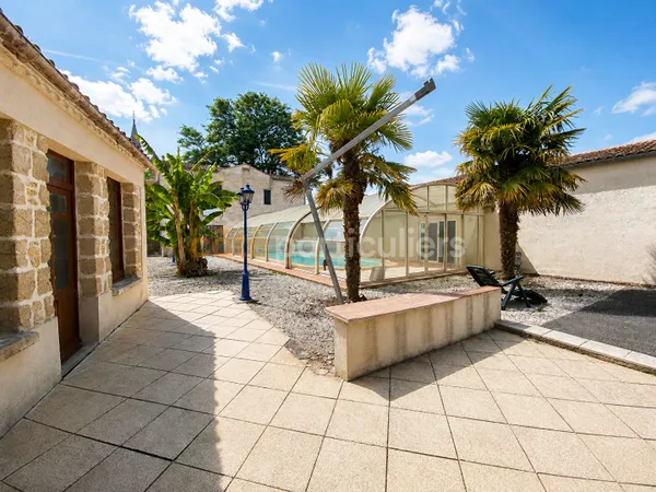 Maison familiale de 210 m² avec piscine à Saint-Michel-En-L'Herm