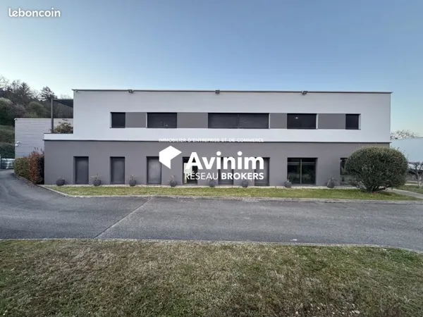 Local 1352 m² Chaponost