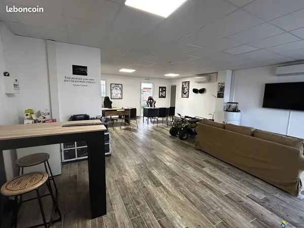 Local commercial 50 m² LA FARE LES OLIVIERS