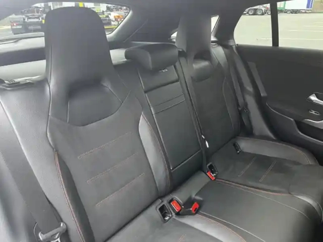 Mercedes Cla 180 d amg line — photo 10