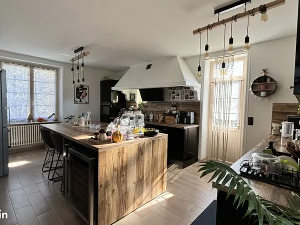 Maison 8 pièces 166 m²