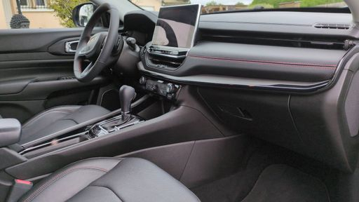 Jeep Compass 240 Plug in Hybrid 180 EAWD - Trailhawk – 2024 – 15569 km – Hybride essence – Boîte Automatique — photo 20