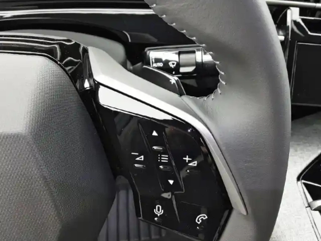 Peugeot 3008 hybrid 145 e-dcs6 — photo 51