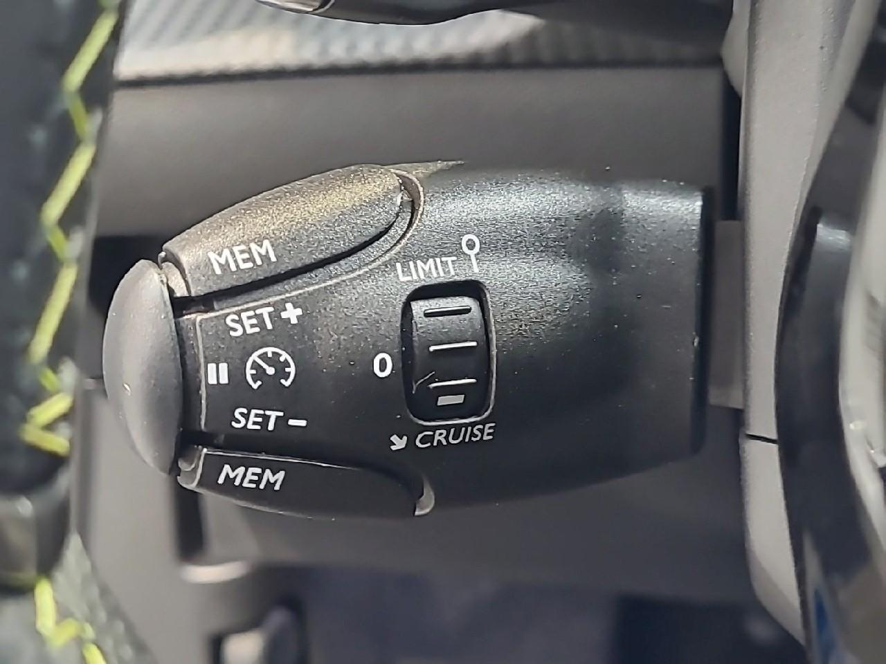 Peugeot 2008 puretech 130 s&s eat8 gt — photo 27
