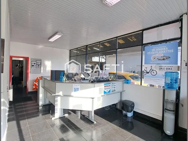Local commercial avec de beaux volumes !
