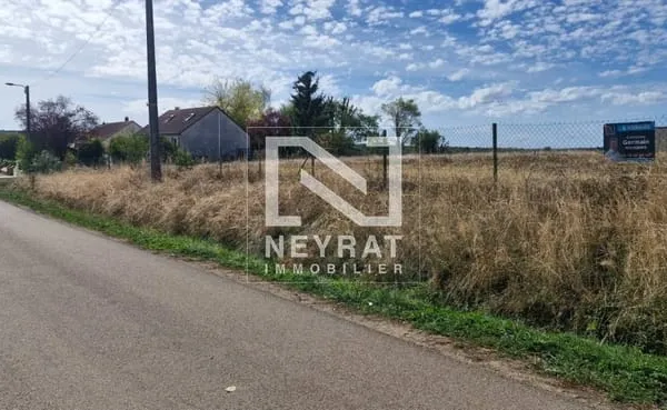 Terrain constructible non viabilisé à VILLEBICHOT (LOT 2)