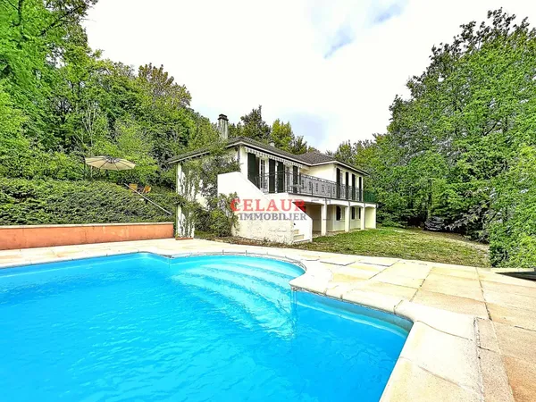 Maison rénovée au calme avec piscine