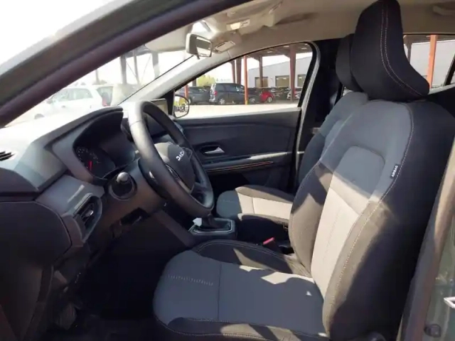 Dacia Sandero tce 90 cvt — photo 9
