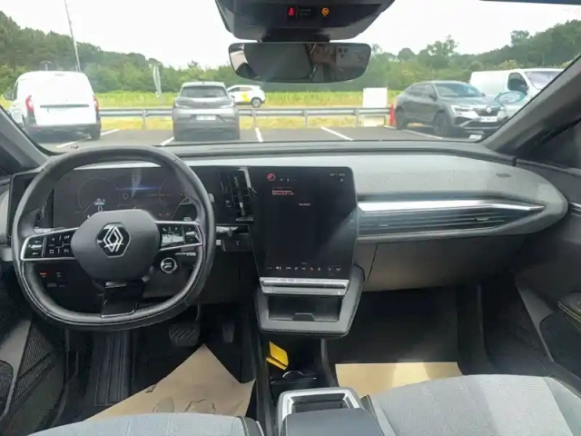 Renault Megane e-tech ev40 130ch standard charge — photo 11