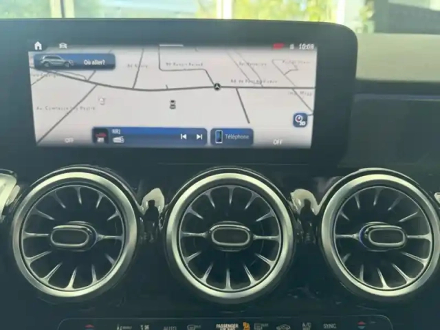 Mercedes Glb 200 d amg line — photo 18