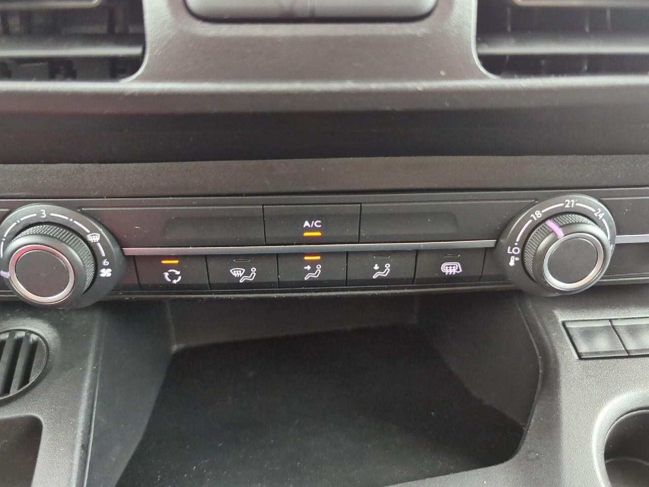 Citroën Berlingo van m 650 bluehdi 100 s&s bvm5 driver — photo 24