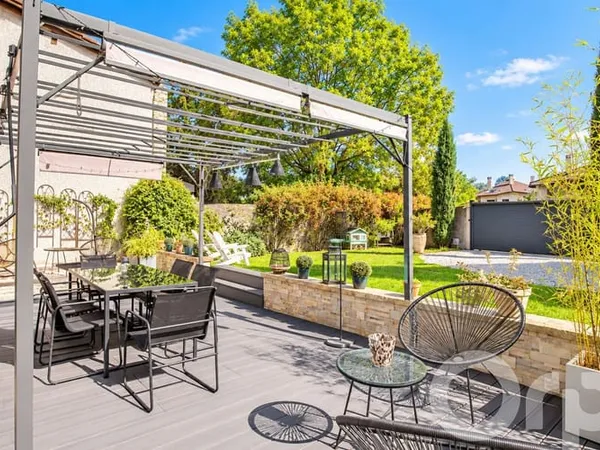 Maison 6 pièces 200 m²