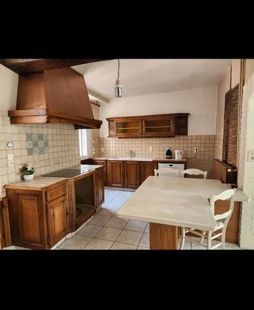 PARTICULIERS / INVESTISSEURS ou ARTISANS cette ANCIENNE MAISON à fort potentiel est faîte pour vous