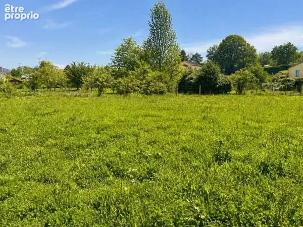 Terrain 600 m²