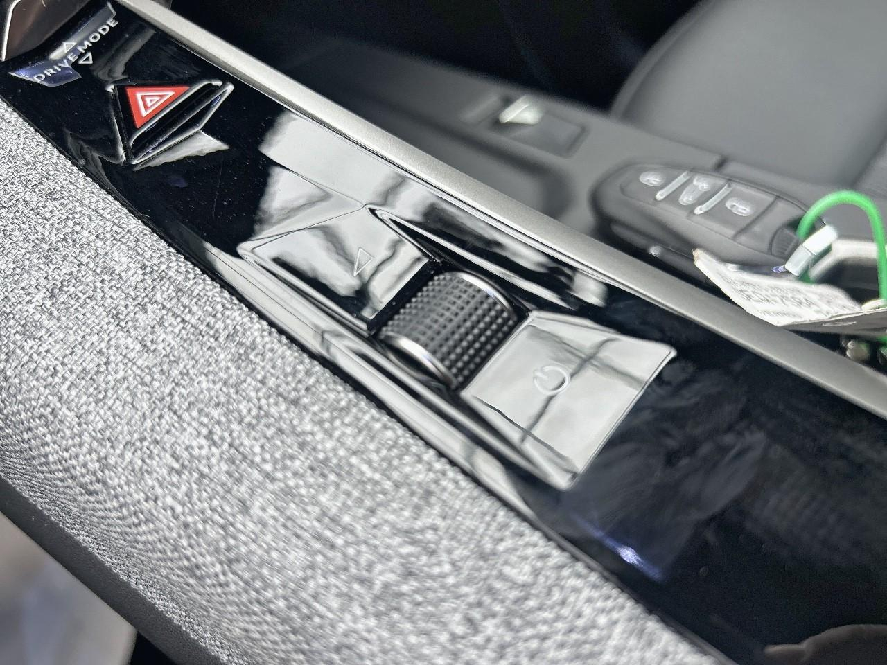 Peugeot 3008 hybrid 145 e-dcs6 gt — photo 24