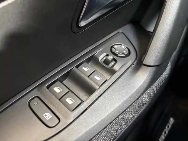 Peugeot 2008 100 s&amp;s bvm6 — photo 39