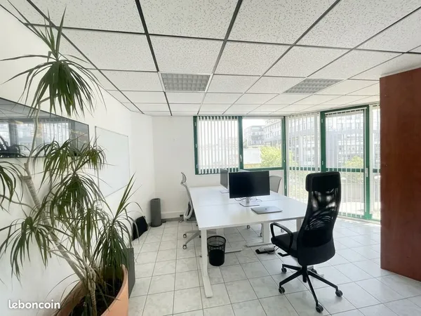 Bureaux climatisés 126m2 avec parking - Poisy / zone Epagnny