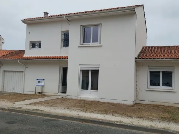 St medard de guizieres maison type 5 avec garage