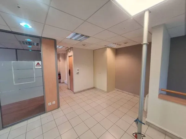 Local commercial 105 m²