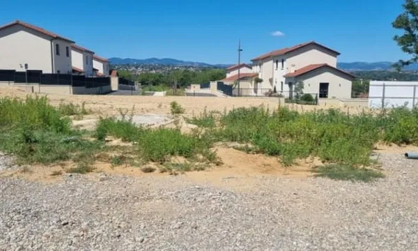 Terrain 378 m²