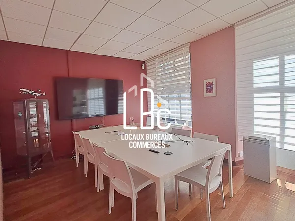Local professionnel 107 m²