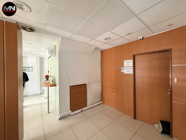 A LOUER - LOCAL PROFESSIONNEL - SAINTE-MARIE