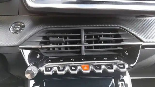 Peugeot 2008 moteur électrique 136 ch — photo 19