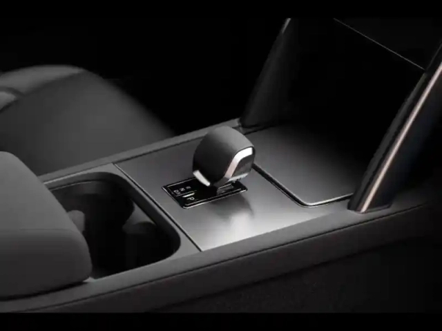 Land Rover Discovery Sport p270e phev 269ch dynamic se — photo 10