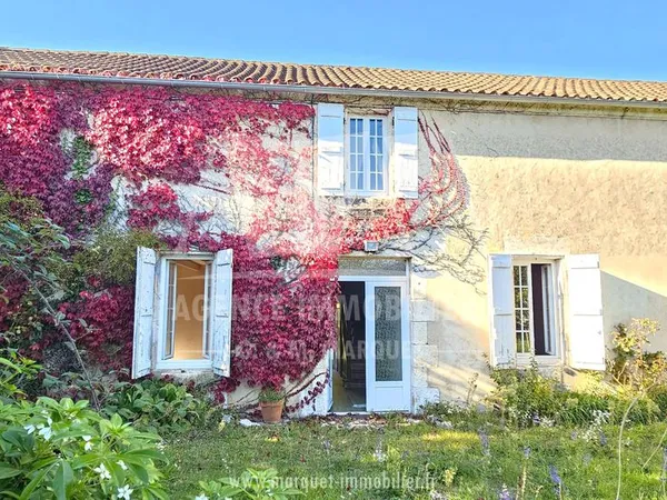 SAINT YRIEIX - MAISON ANCIENNE DE CARACTERE A RENOVER SUR 1153 m² DE TERRAIN