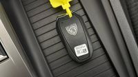 Peugeot 308 1.2 Hybrid 145ch Style e-DCS6 — photo 16