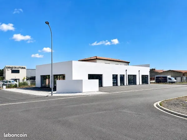 À LOUER - Bureaux neufs / Zone artisanale à Argelès-sur-Mer