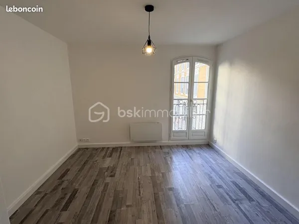 Studio 1 pièce 19 m²