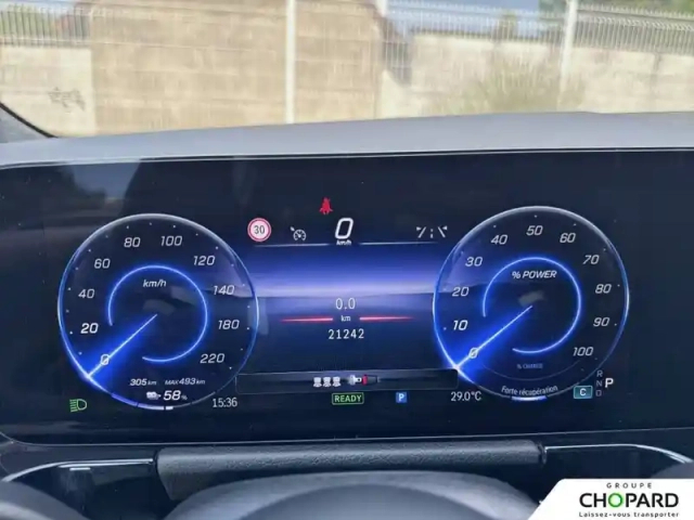 Mercedes Eqa 250+ — photo 17