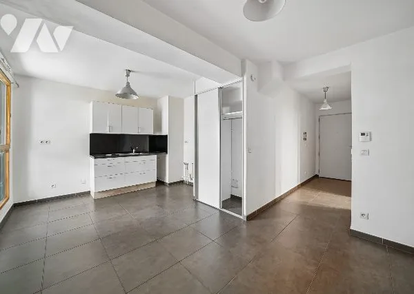 Studio 1 pièce 28 m²