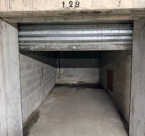 4 box a louer dans résidence à saint denis