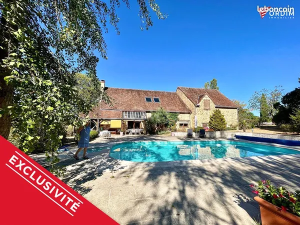 Propriété 7 pièces 242 m²