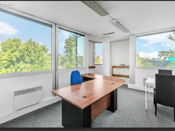 135m2 de bureau meublés et lumineux à la Cepiere