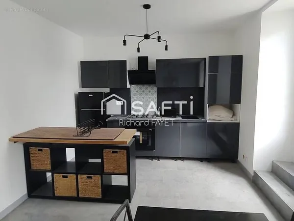 Appartement 3 pièces 230 m²