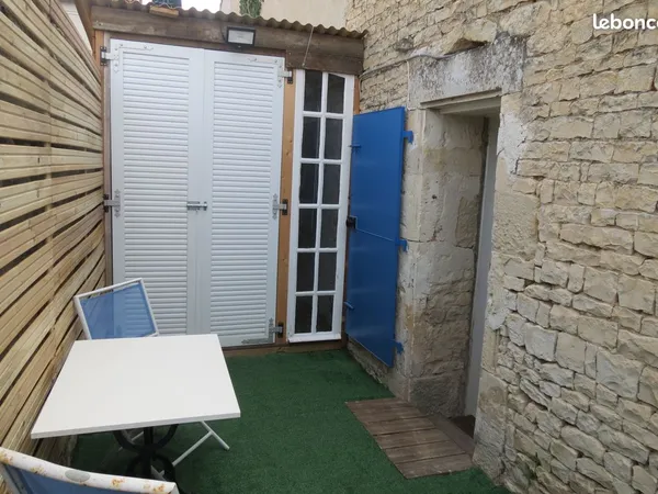 Studio meublé à louer