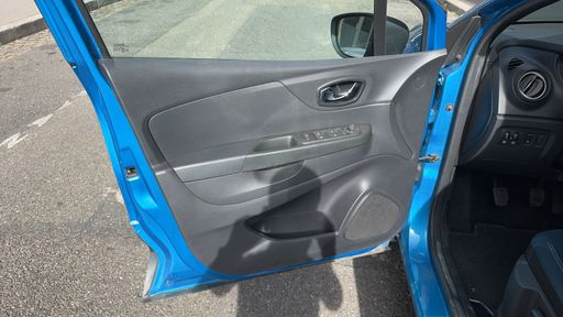 Renault Captur 0.9 TCe 90 - Zen – 2014 – 107458 km – Essence – Boîte Manuelle — photo 17